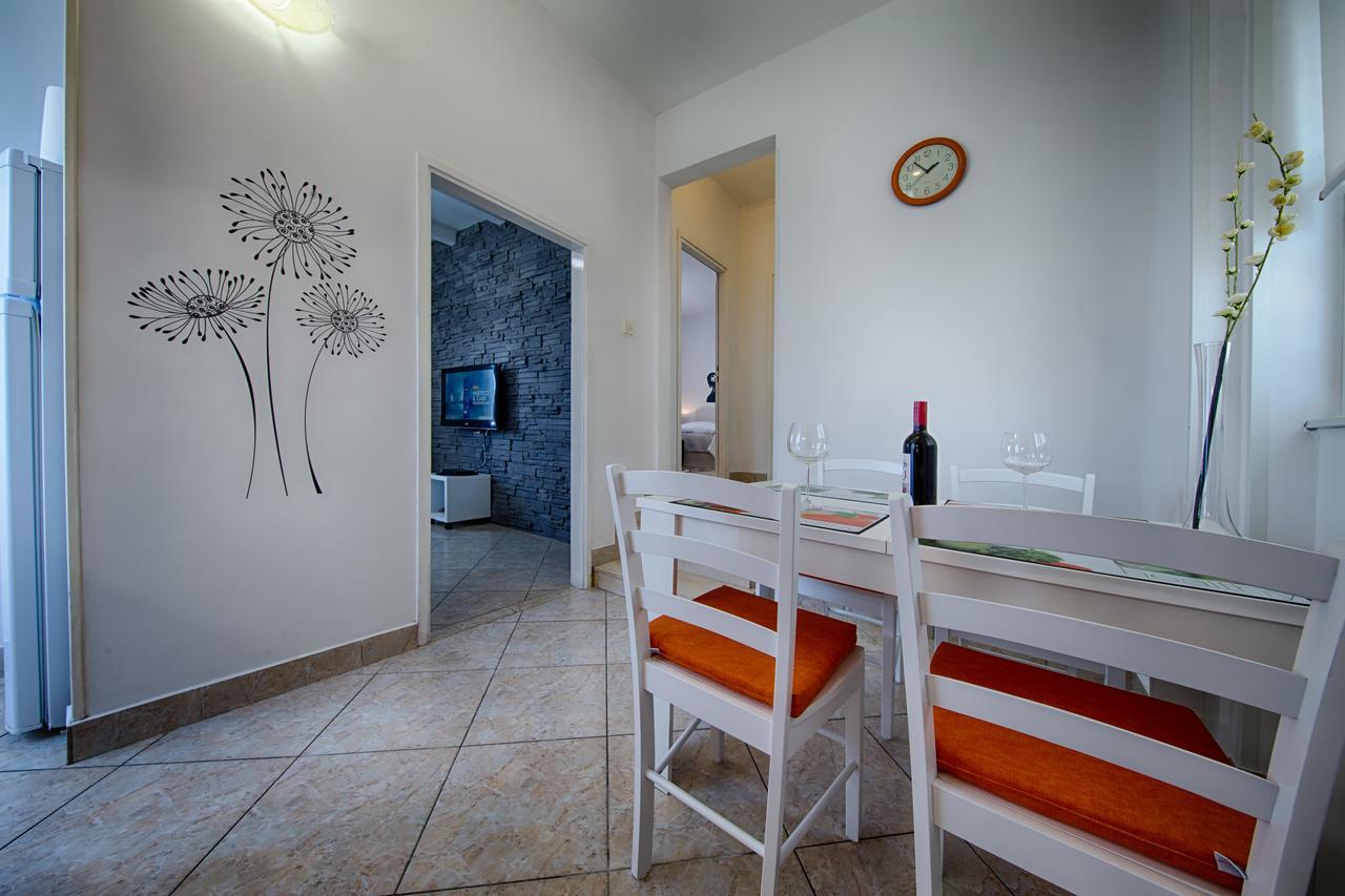 Apartment Jure Віс Екстер'єр фото