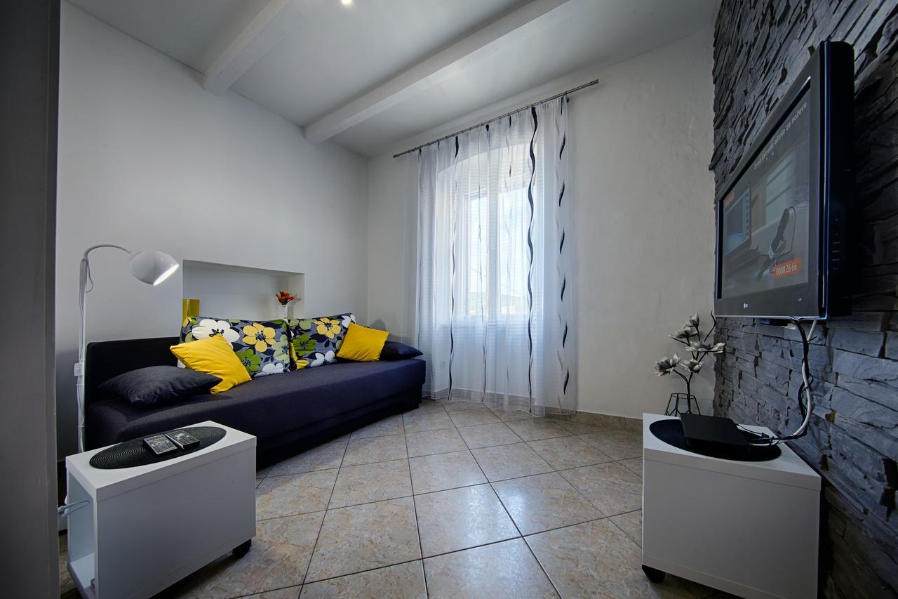 Apartment Jure Віс Екстер'єр фото